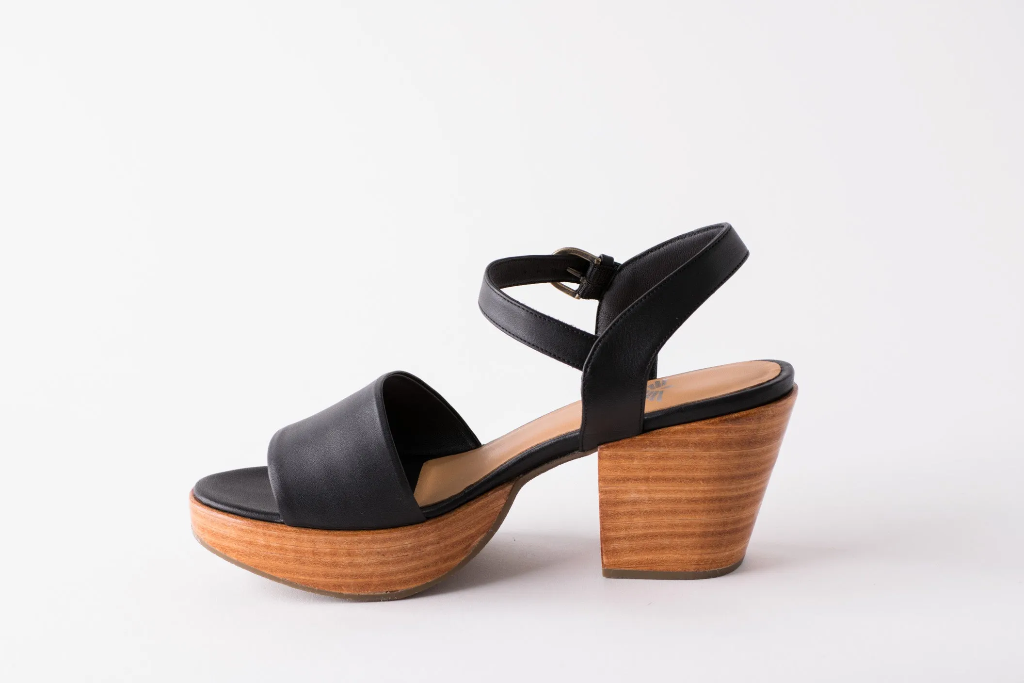Fortress Hannah Clog in Black