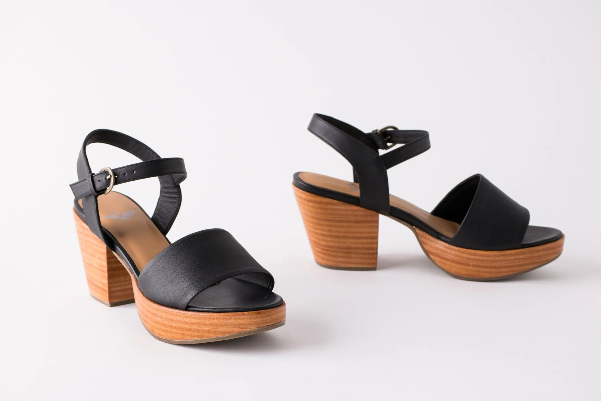 Fortress Hannah Clog in Black