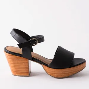 Fortress Hannah Clog in Black