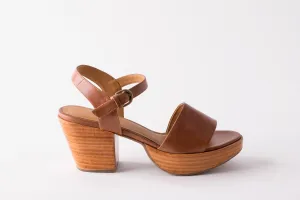 Fortress Hannah Clog in Whiskey