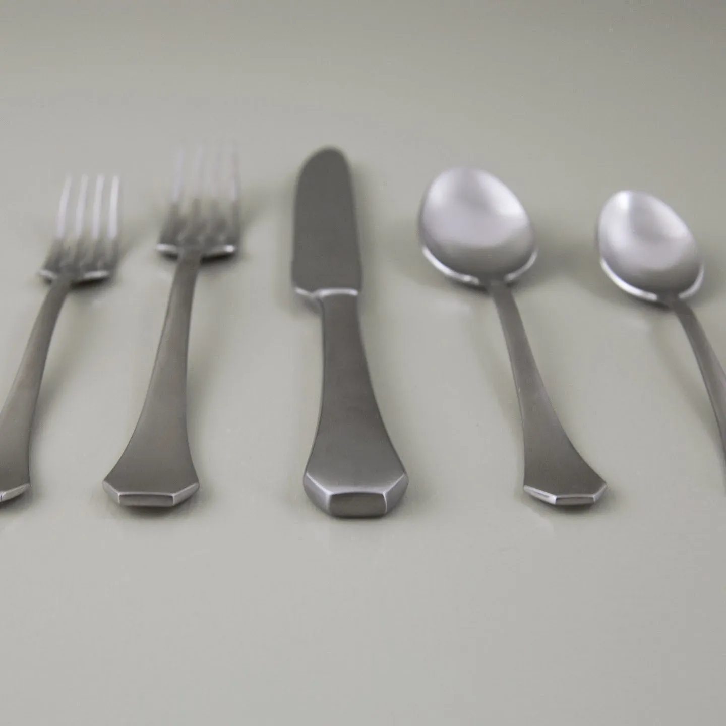 Ice Moretto Flatware / 5pc