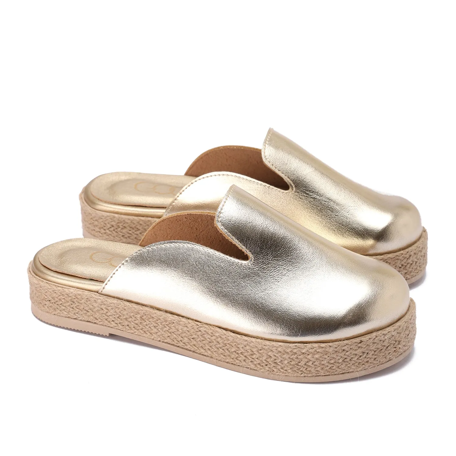 Modern Metallic Clogs - Gold