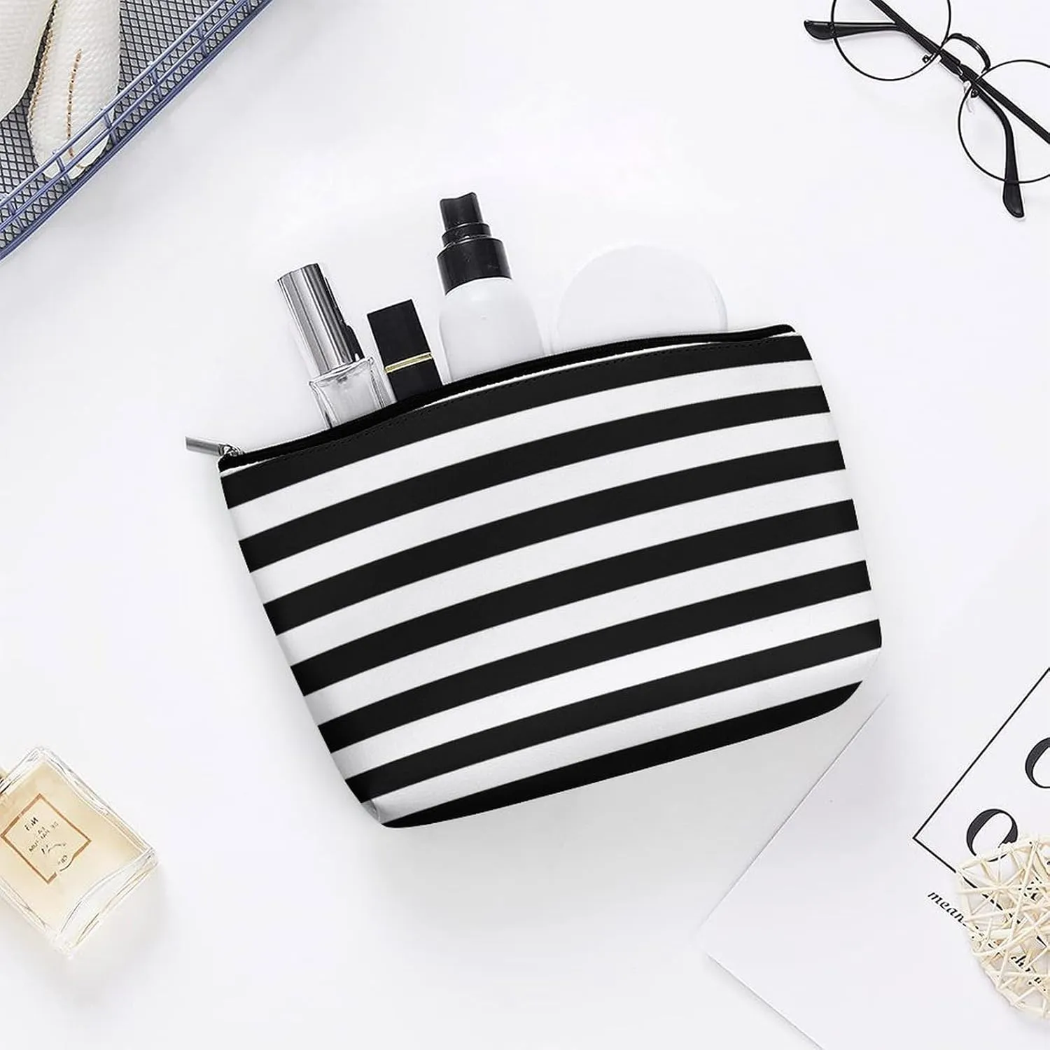 Travel Makeup Bag, Classic Black & White Stripes Pattern Design Cosmetic Bags for Women Large Capacity Waterproof Toiletry Pouch Make up Organizer